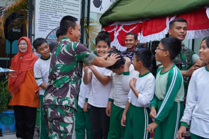 
 Pangdam II/Sriwijaya Hadiri Peresmian SPPG bertempat di SD Kartika II-3 Palembang