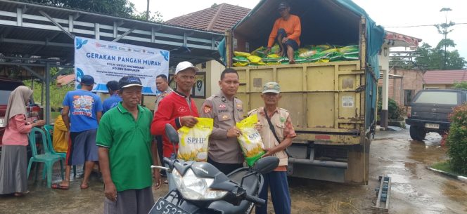 
 Polres Banyuasin Gela Pangan Murah, 8 Ton Beras Bulog Ludes Terjual