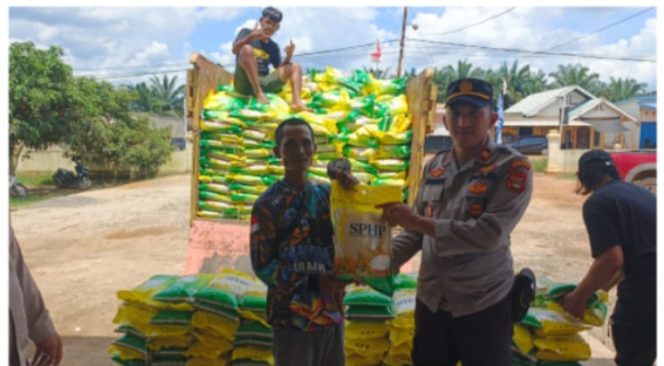 
 Polres Banyuasin Sukses Gelar Gerakan Pangan Murah, 10 Ton Beras Ludes Terjual