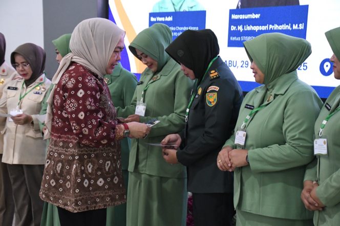 
 Tingkatkan Kepercayaan Diri, Korem 044/Gapo Gelar Pelatihan Public Speaking 