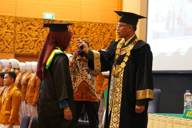 
 Wisuda Lulusan D-III Keperawatan STIKES Hesti Wira Sriwijaya Angkatan XXXI, Kapoksahli Pangdam II/Swj : Berikan Pelayanan Kesehatan Terbaik Kepada Masyarakat