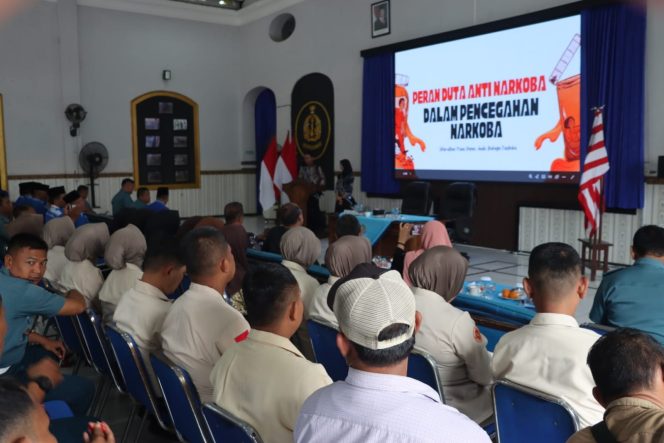 
 Staf Teritorial AL Jalin Komunikasi Maritim Bersama Lanal Tegal