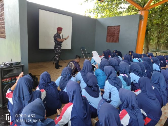
 Tumbuhkan Karakter Kebangsaan Pos AL Pemalang Gelar LDSK Kepada Ratusan Siswa Sekolah