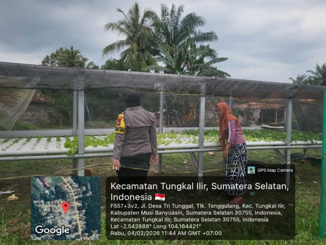 
 Bhabinkamtibmas Polsek Tungkal Ilir Ajak Warga Perkuat Ketahanan Pangan Melalui Program P2B