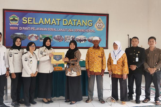 
 Cinta Ramadan,Lapas Kendal Salurkan Bantuan Kepada Penghuni Panti Lanjut Usia