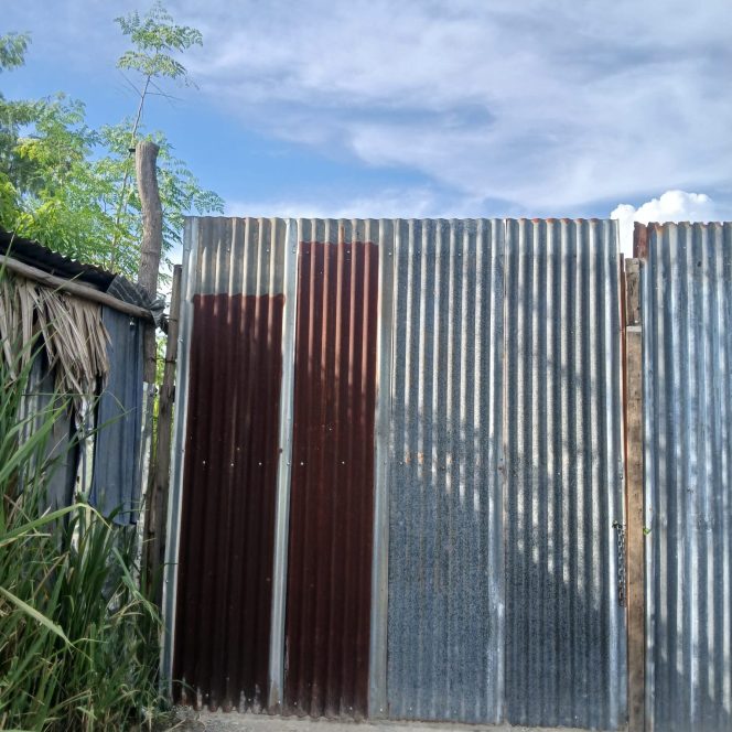 
 Gudang Minyak Ilegal Beroperasi Dekat Polres Ogan Ilir, Warga Resah