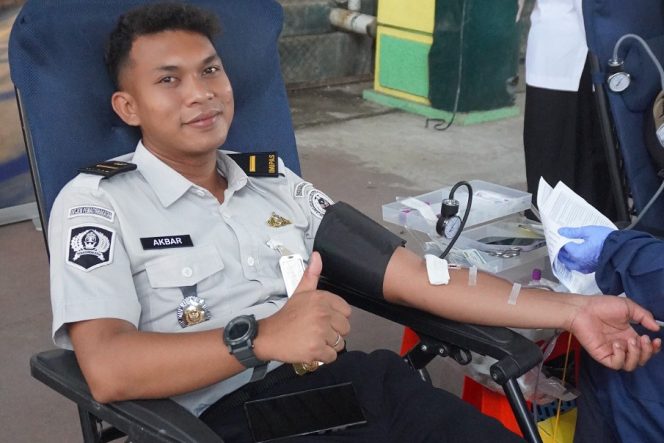 
 Peduli Kemanusiaan Pegawai dan Peserta Magang Rutan Pemalang Ikuti Giat Donor Darah