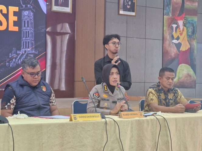 
 Ungkap Kasus Perdagangan Emas Ilegal Lintas Negara, Ditreskrimsus Polda Sumbar Tangkap WNA India di Solok
