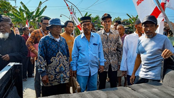 
 Selalu Berada di Tengah Kesulitan Warga,Waindun Akhirnya Didesak Untuk Maju Kompetisi Kades Sungapan